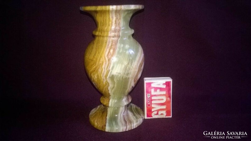 Onyx vase 8. - Shelf decoration