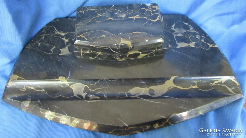 Régi márvány két tégelyes tintatartó üvegbetéttel  + trapper ,36 x 19,5 cm, aluról 2 filc hiányzik.