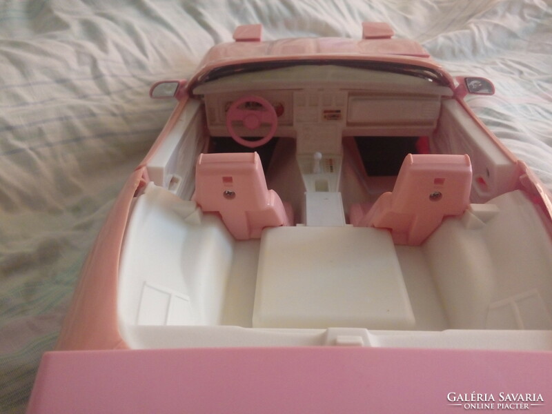 Petra cabriolet car (barbie)