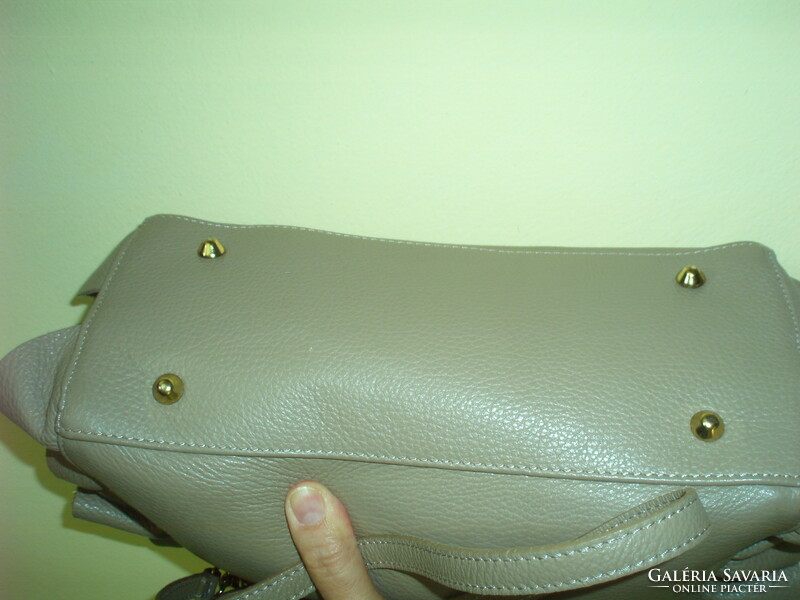 Vintage beige genuine leather bag