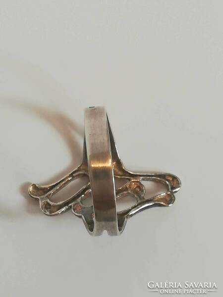 Striking silver women's ring