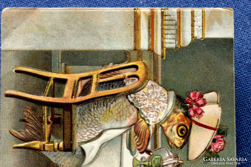 Antik dombornyomott litho üdvözlő képeslap elegáns hal hölgy és hal úr étteremben ápr.1. humor