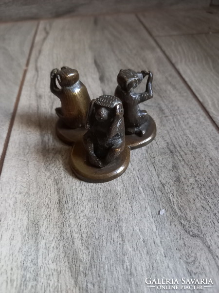 Érdekes régi bronz nem lát, nem hall, nem beszél majmok szobor (4,7x7,3 cm)