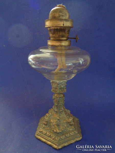 Renaissance kerosene lamp