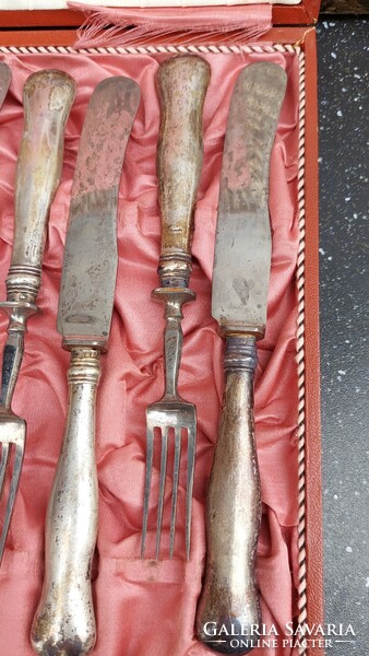 Silver 12-piece cutlery set in a box