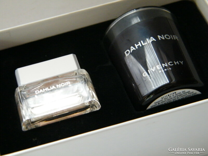 Givenchy Dahlia Noir ajándék szett (mini parfüm, illatmécses)