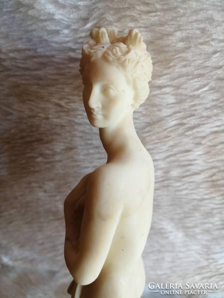 Resin Roman bathing woman nude statue, figurine