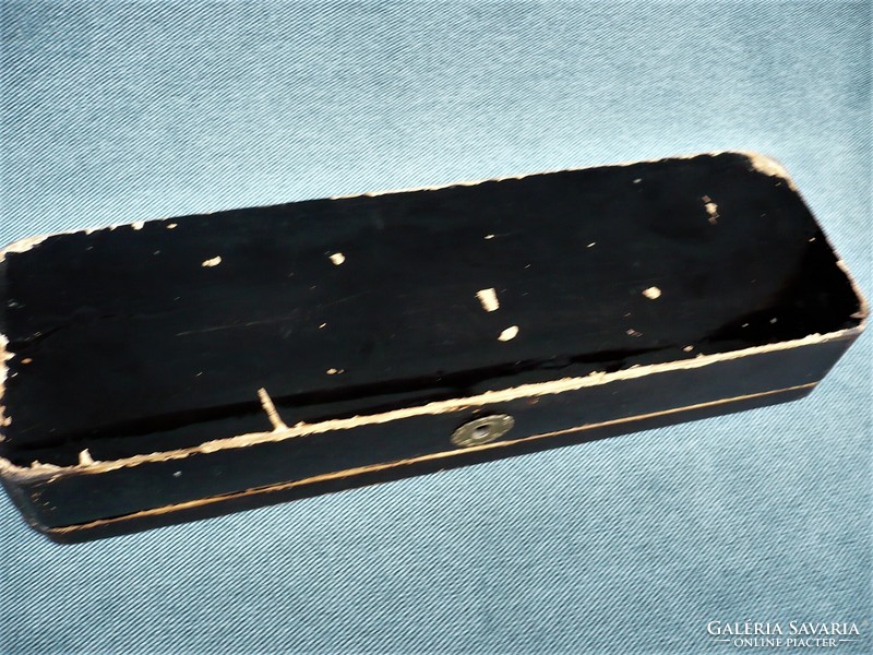 Old turn-of-the-century lacquer black oriental glove box