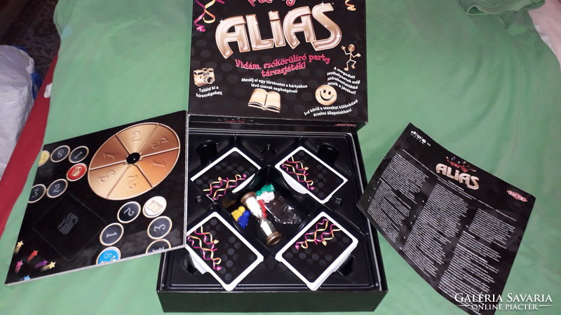 Fun party word circling alias board game complete and flawless according to the pictures