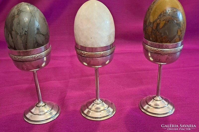Ásvány tojások ezüstözött tartóban (L4104)