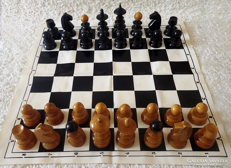 Régi retró vintage nagy méretű hiánytalan fa sakk készlet sakkfigura fából készült sakkfigurák tábla