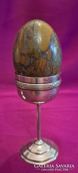 Mineral eggs in a silver-plated holder (l4104)