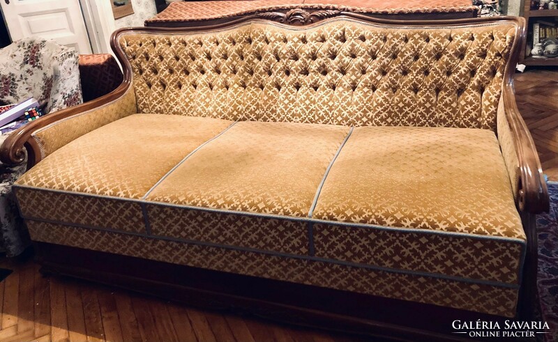 Neo-baroque bed-sofa with linen holder, 2 armchairs and 2 chairs, upholstery in impeccable condition.