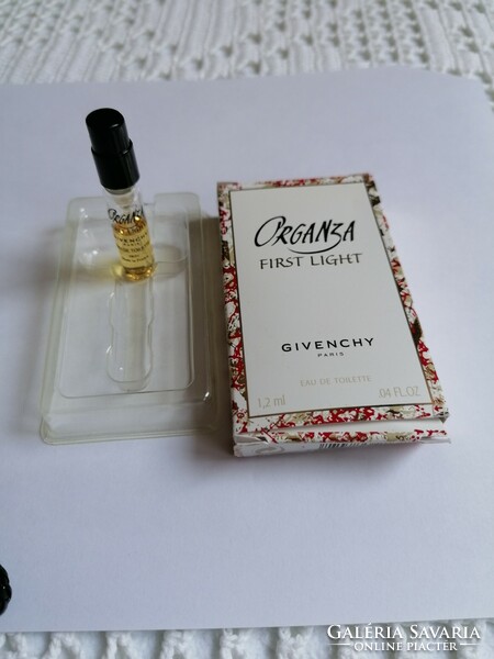 Már nem gyártják!  GIVENCHY ORGANZA FIRST LIGHT eau de toilatte 1,2 ml.   56.