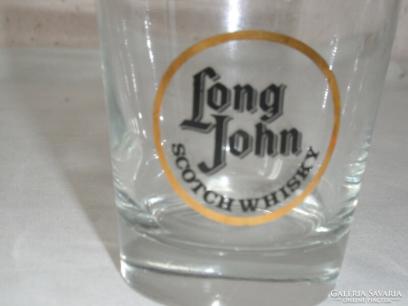 Long John whiskey's pohár
