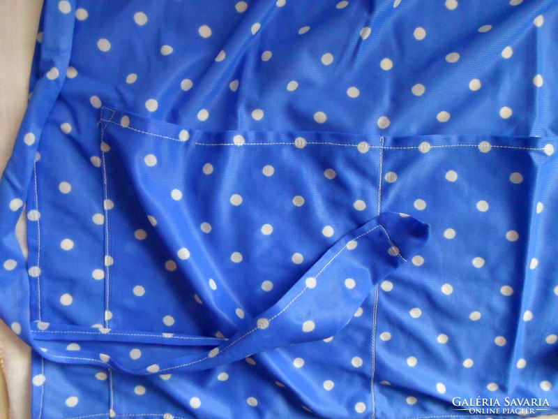 Retro kitchen apron 1.: Blue and white polka dots (nylon; Mindszent district mixed industry cooperative)