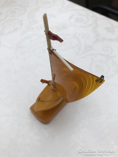 Amber sailing