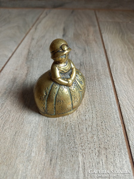 Chunky antique copper bell (7.2x6x4.5 cm)