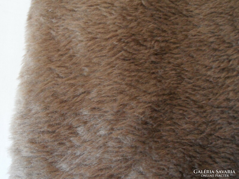 Brown faux fur for creative purposes (132 cm x 150 cm)