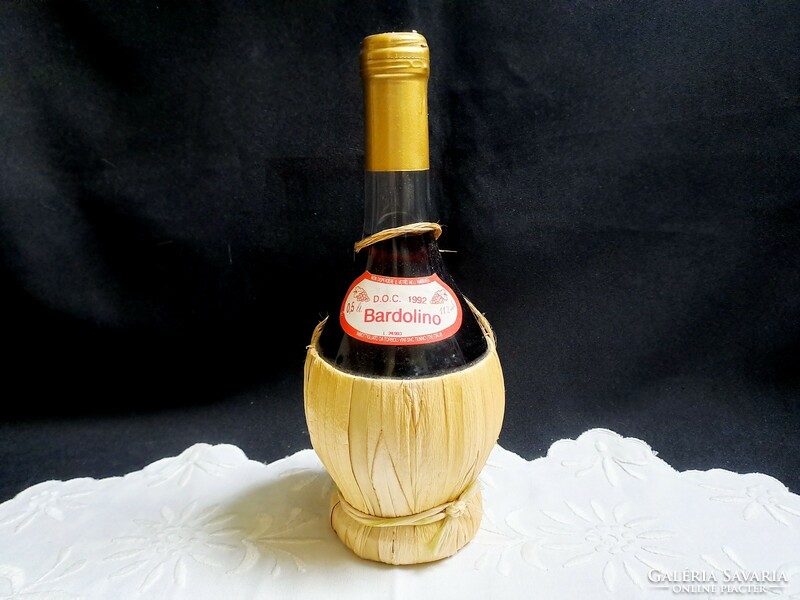 1992-es Bardolino Olasz ital (bor?) 0,5 L-es háncsban az üveg