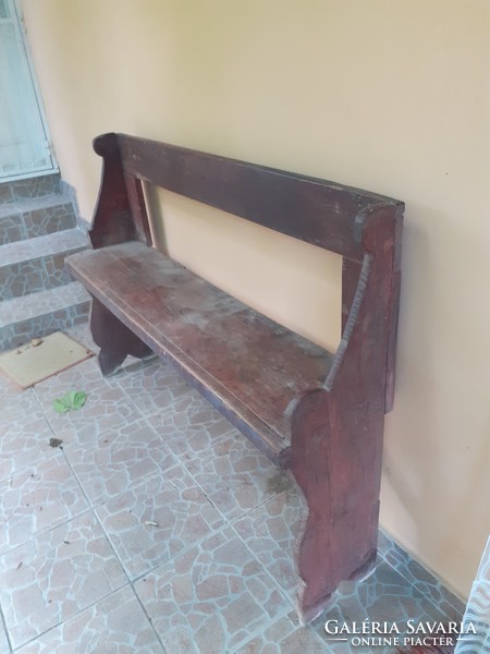 Secession sitting bench