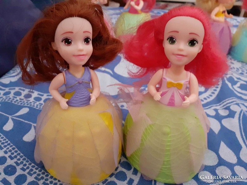 Emco gelato surprise cookie doll folding skirt - surprise doll in a pair. (Belle and Ariel)