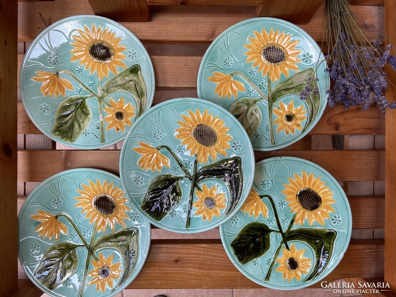 Majolica flower plate