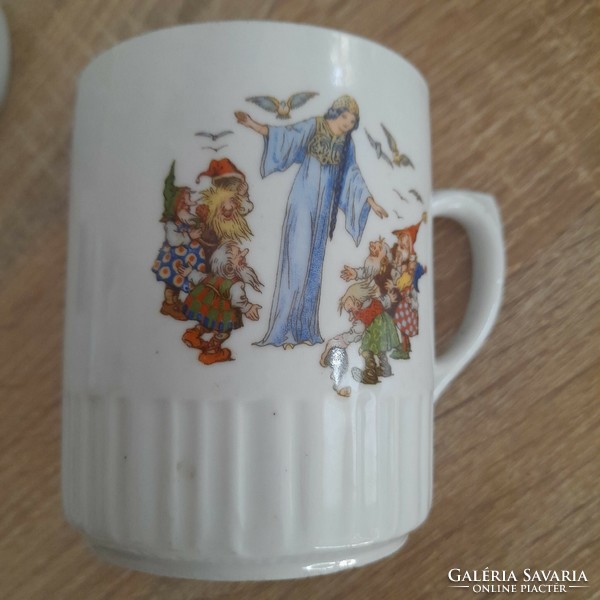 Zsolnay mug with fairy tale pattern skirt