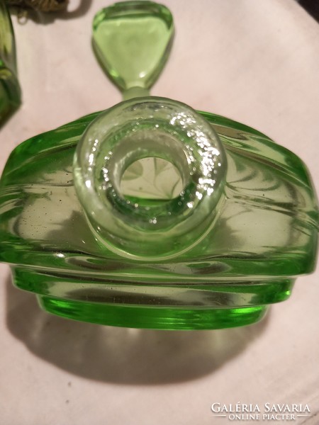 2 Uranium green toiletries, perfume bottle, perfume sprayer