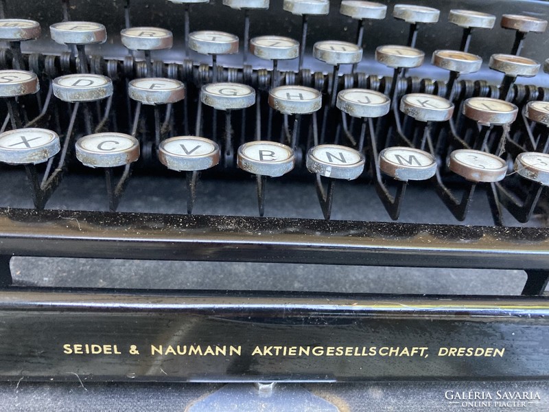 Erika Neumann typewriter for sale