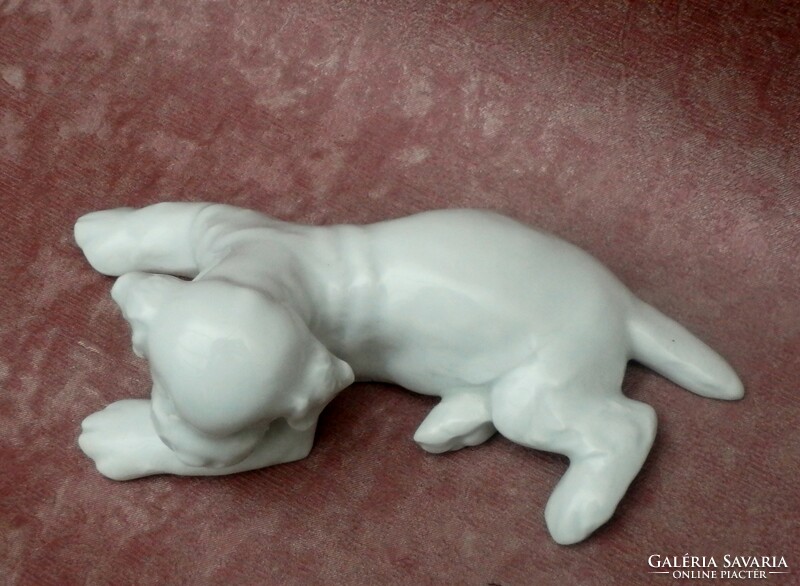 Profth .Karner imperial porcelain dog