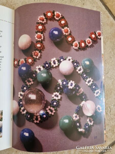 Children's jewelry Children's jewelry made of pearls