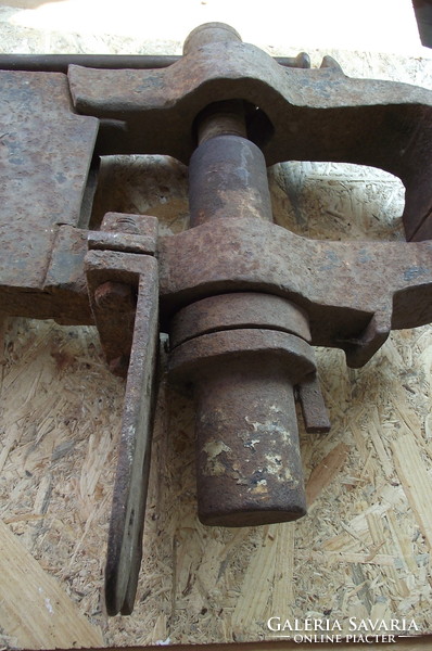 Antique large blacksmith vise.