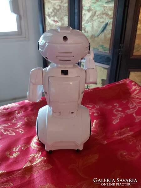 Electric dancing and singing robot - it works