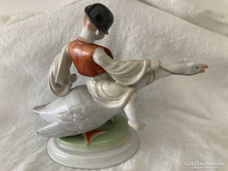 Herend porcelain hand-painted figure / Ludas Matyi statue