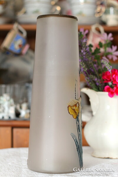 Ritkaság! S.I.V. Brevete szecessziós, kézzel festett, szatinált üveg váza nárciszokkal