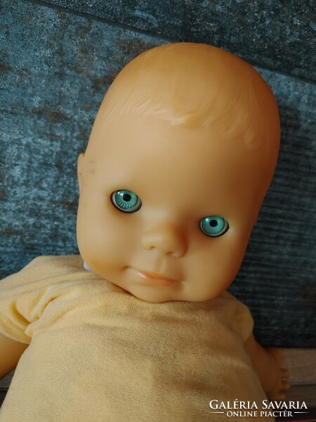 Csodaszép pislogós 46 cm baba csecsemő
