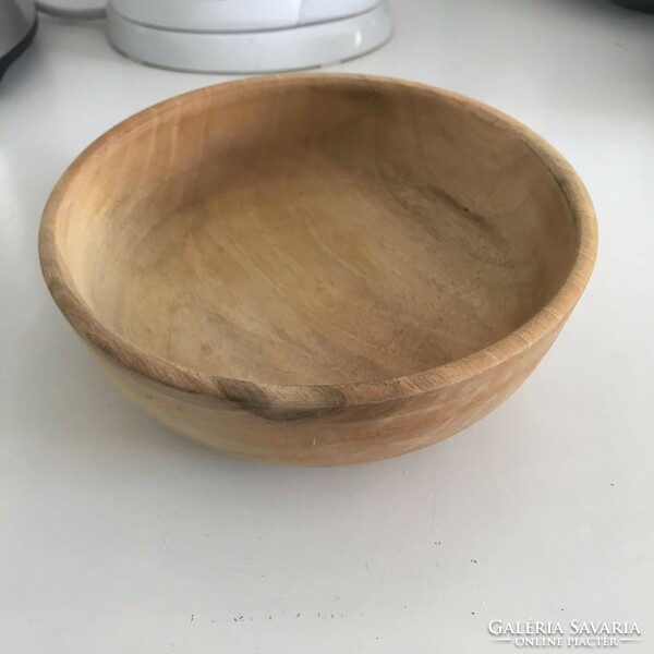 Steamed deep plate made of walnut wood