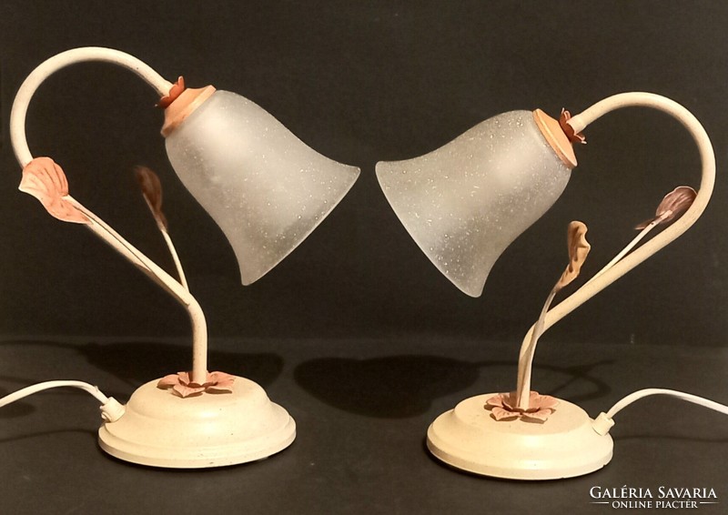 An old table lamp can be negotiated in an art nouveau pair