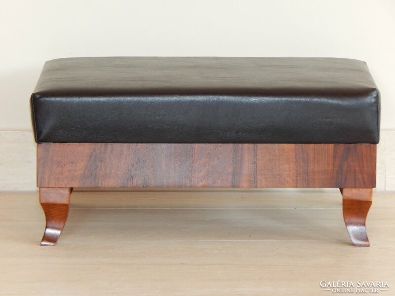 Footstool, l - 06, we have 1 of the 