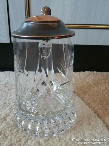 Beer mug with lid