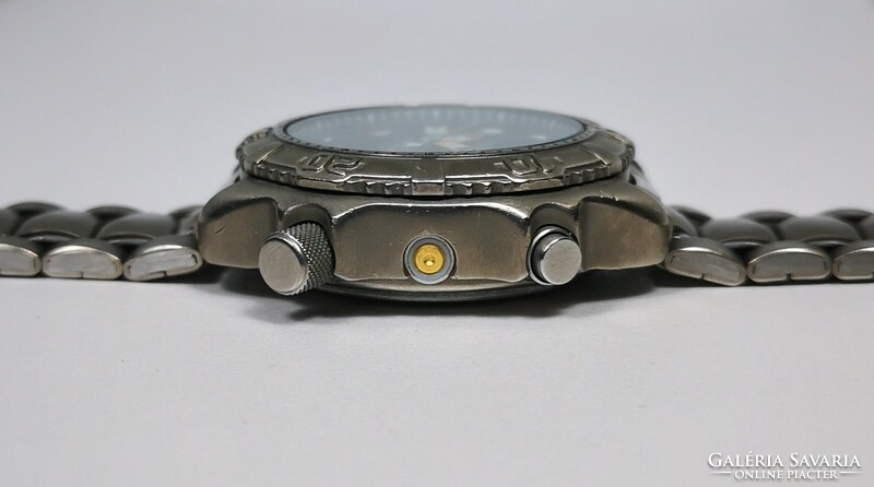 Citizen promaster titanium diver's quartz chronograph! With Tiktakwatch service card, warranty