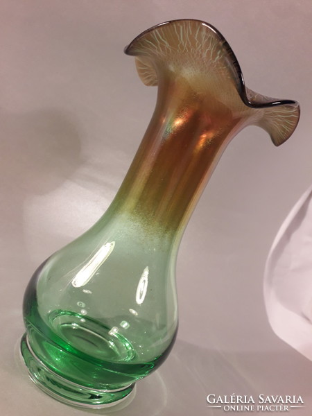 Egyedi irizáló peremű üveg váza