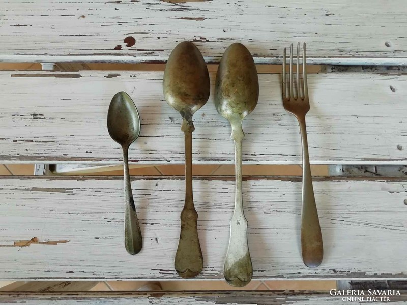 Copper spoon, fork, teaspoon 4 pieces silver-plated, from a set from the end of the 19th century that remained