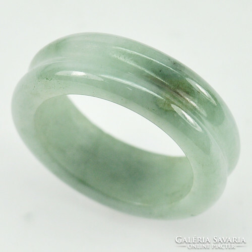 VALÓDI, 100% TERM. ARAB STÍLUSÚ PASTEL GREEN THAI JÁDE GYŰRŰ 22,95ct (Belső átmérő: 18mm)