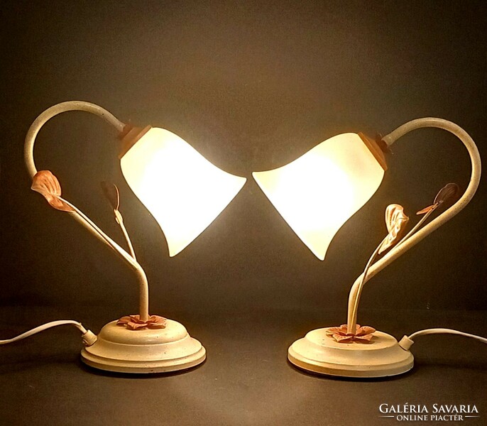 An old table lamp can be negotiated in an art nouveau pair