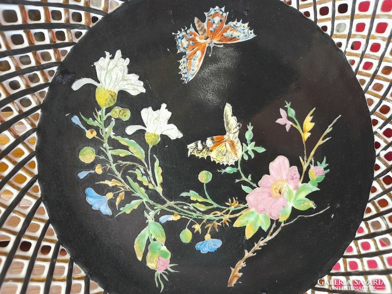 Alt wien viktoria schmidt & co 1918-1939 hand painted, broken porcelain wall plate.
