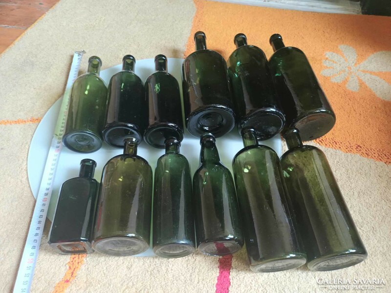 Antik régi boros sörös palackok üvegek