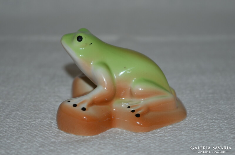 Béka figura