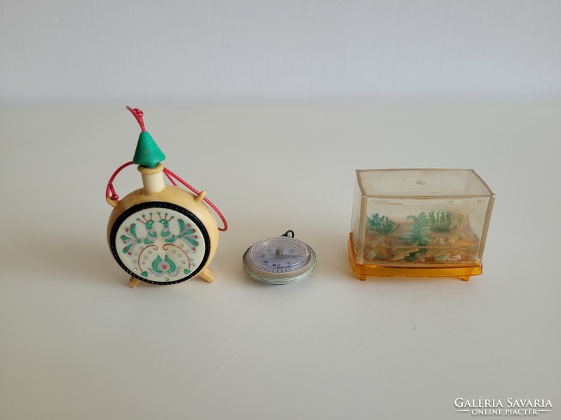 3 Pcs old retro Budapest souvenir mid century souvenir water bottle key holder aquarium compass
